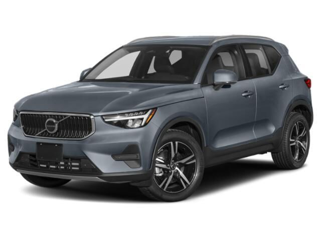 2023 VOLVO XC40