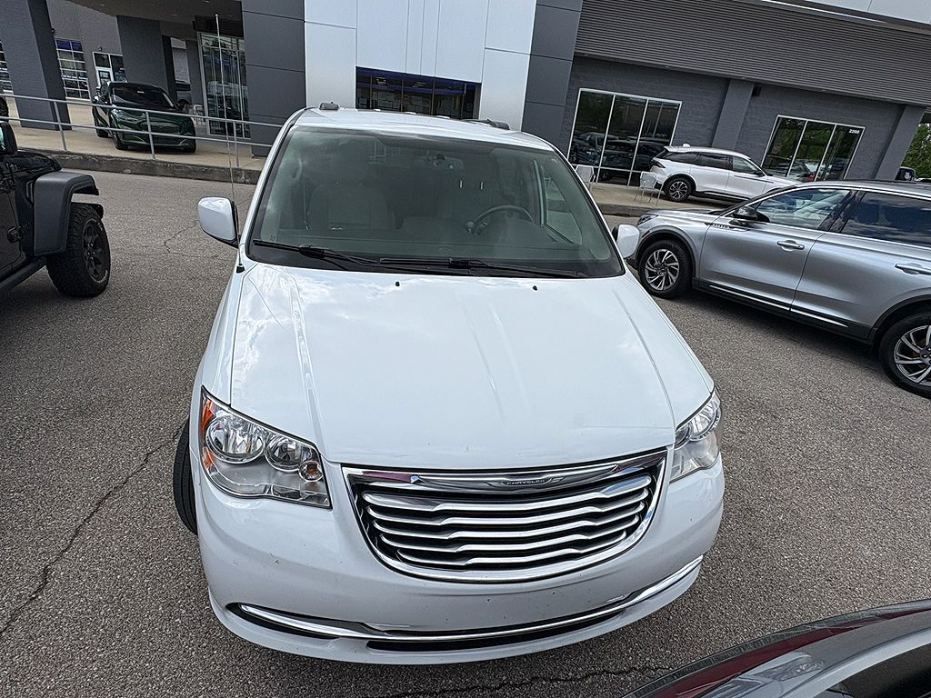 2016 CHRYSLER Town and Country