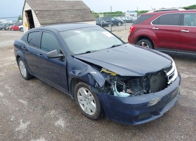 2013 DODGE Avenger