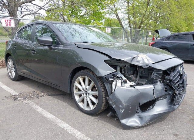 2017 MAZDA Mazda3