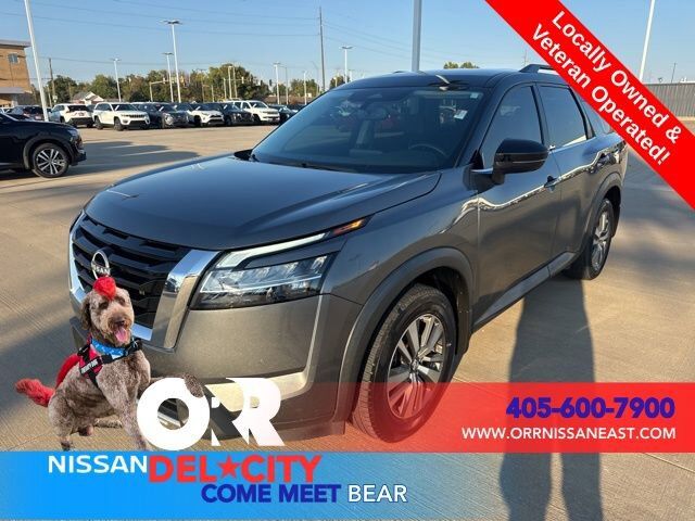 2022 NISSAN Pathfinder