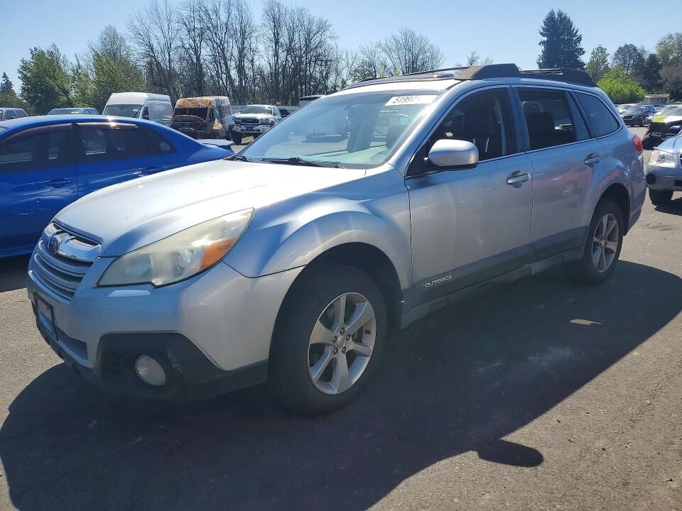 2013 SUBARU Outback