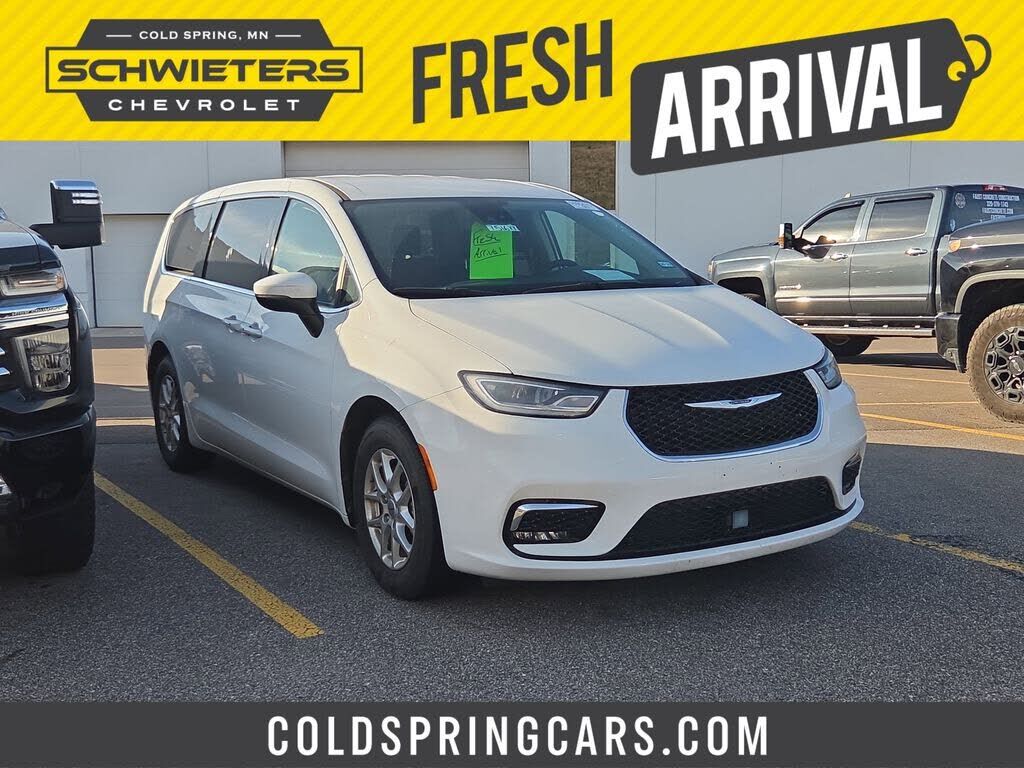 2023 CHRYSLER Pacifica