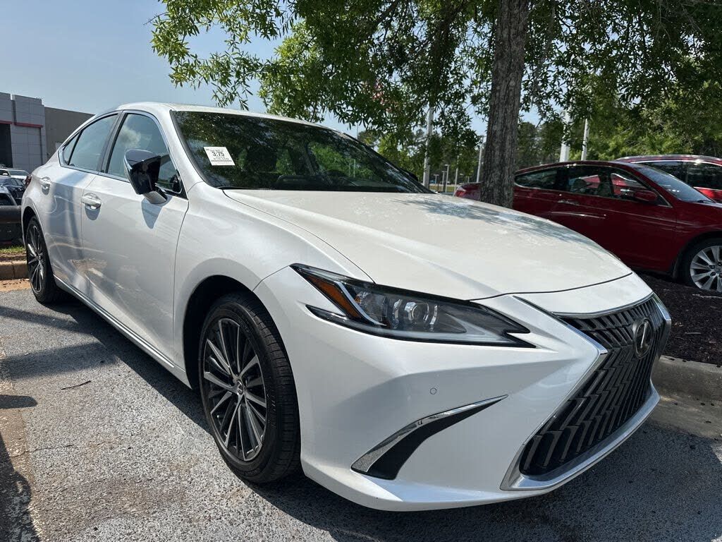 2024 LEXUS ES