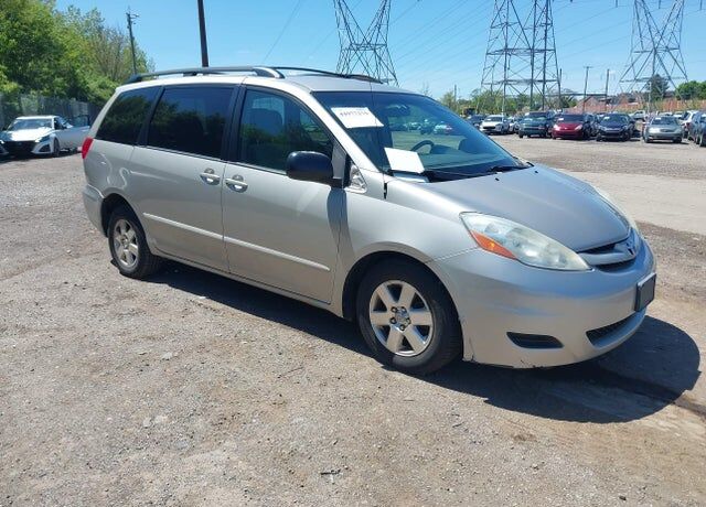 2009 TOYOTA Sienna