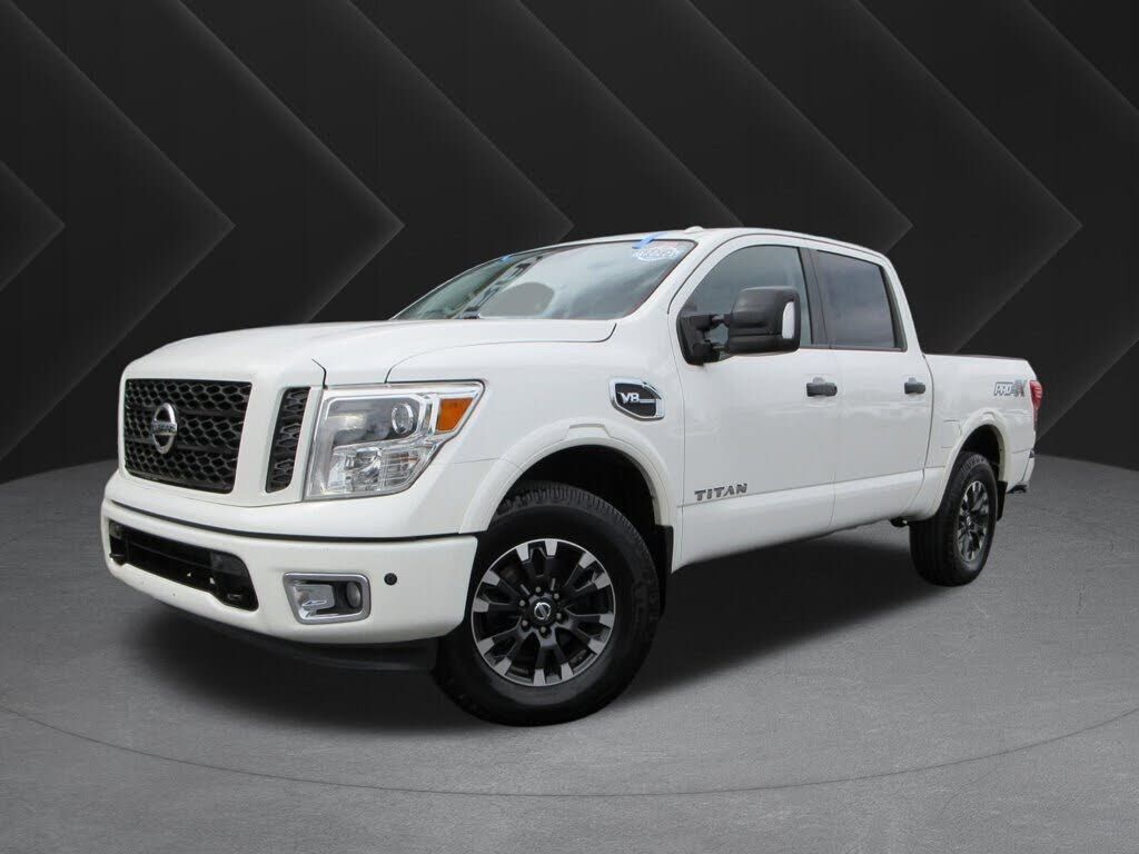 2017 NISSAN Titan
