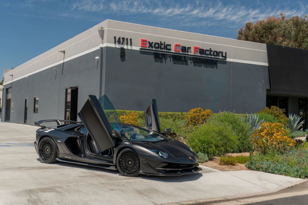 2019 LAMBORGHINI Aventador