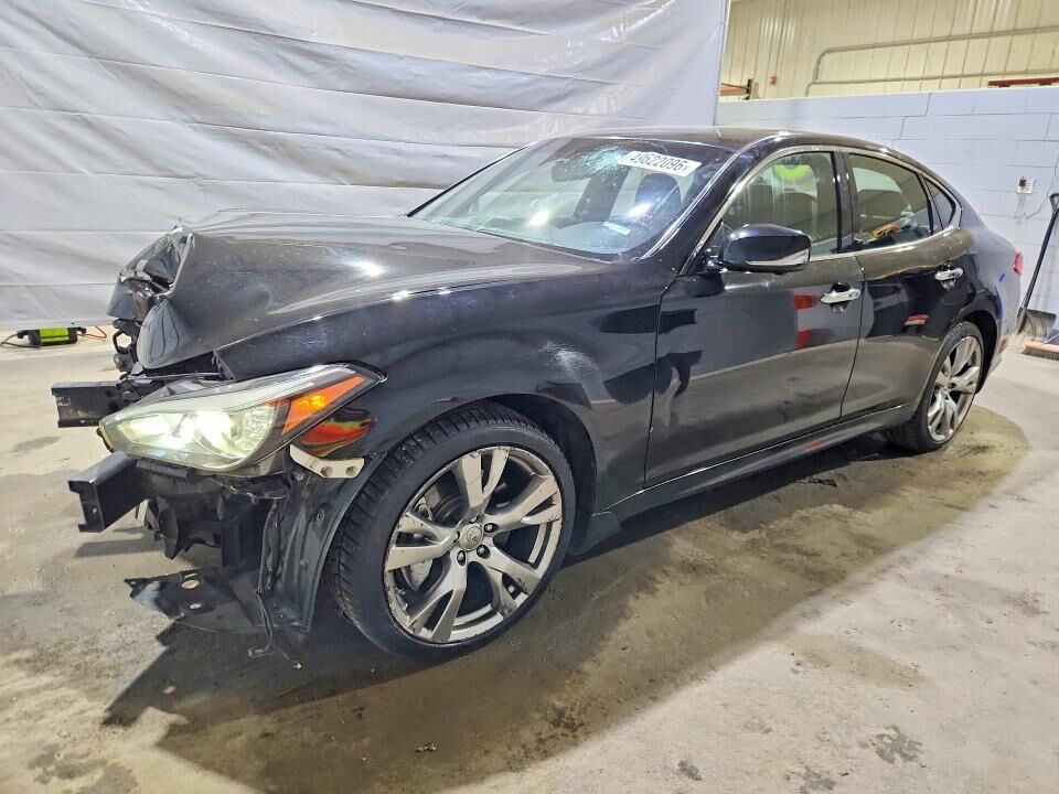 2017 INFINITI Q70