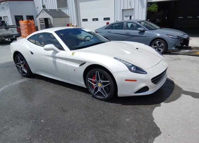 2016 FERRARI California T