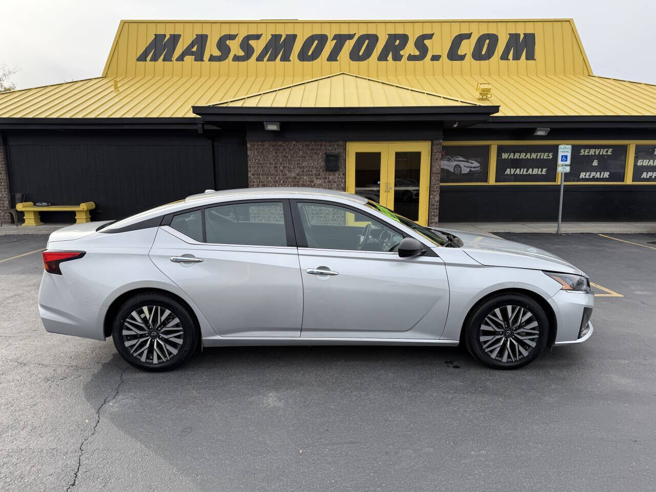 2024 NISSAN Altima