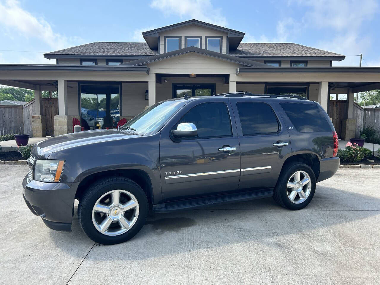 2011 CHEVROLET Tahoe