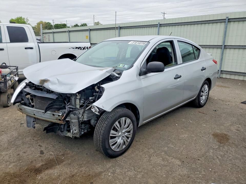 2015 NISSAN Versa