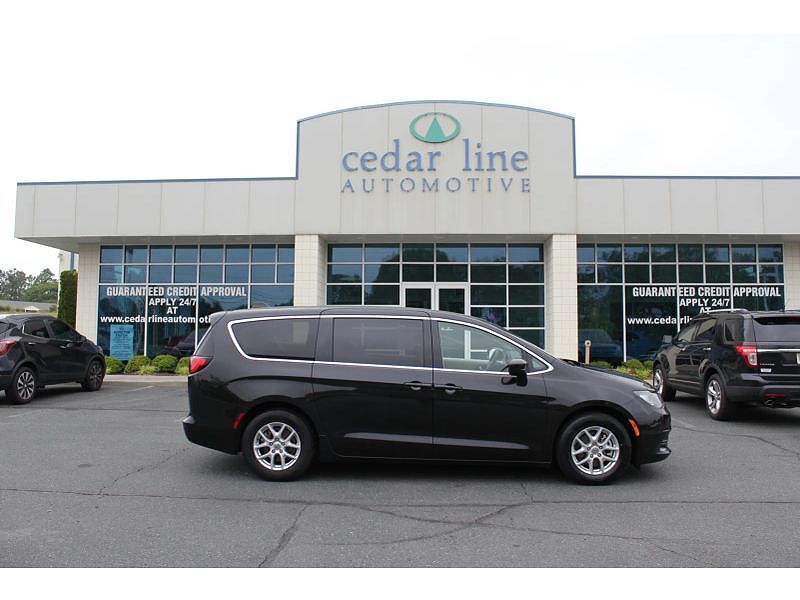 2023 CHRYSLER Voyager