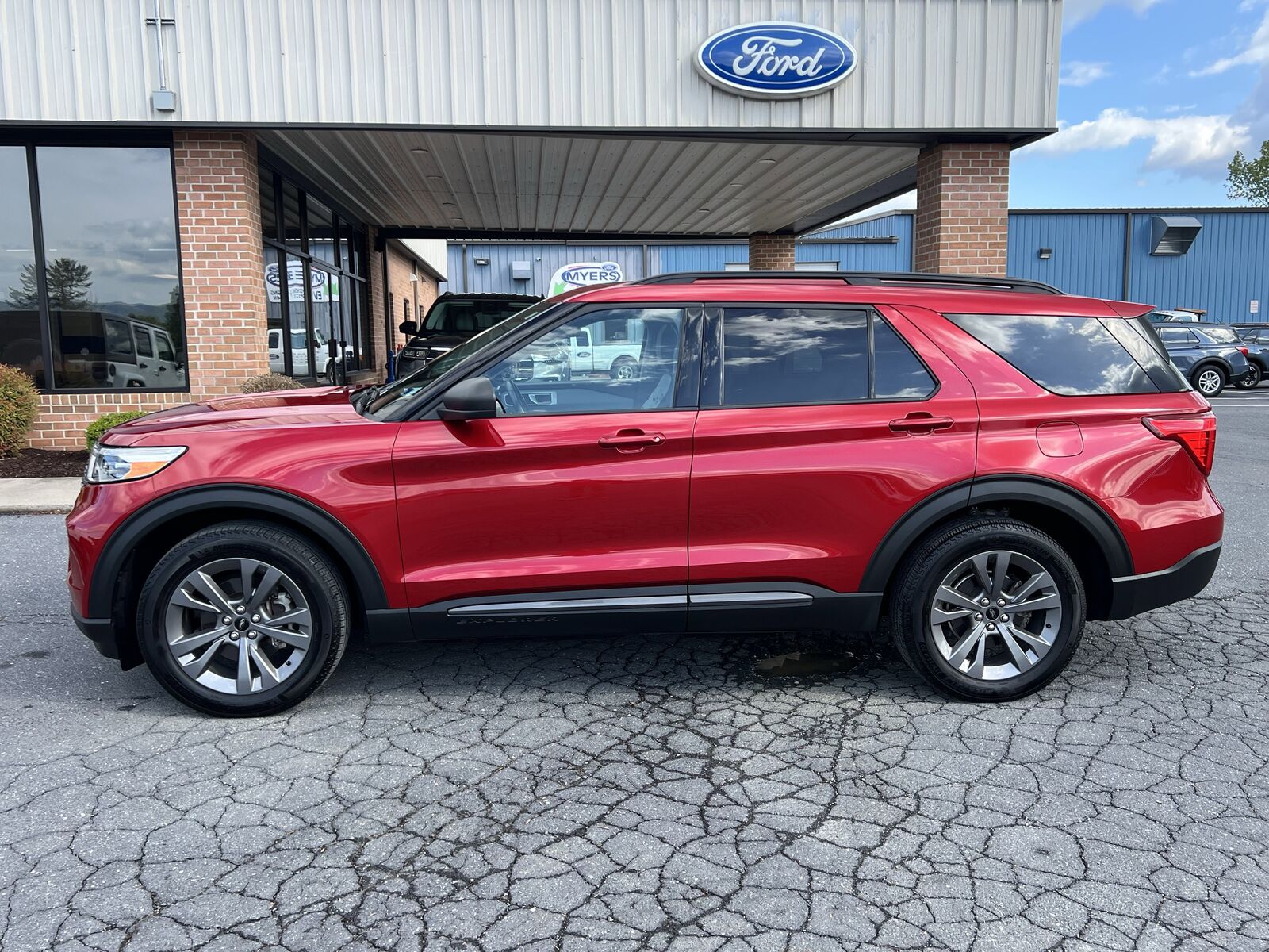 2021 FORD Explorer