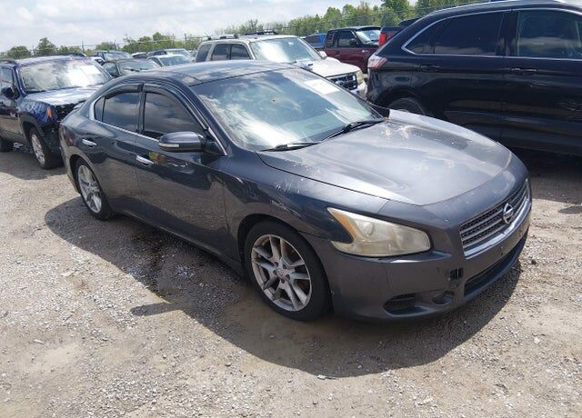 2010 NISSAN Maxima