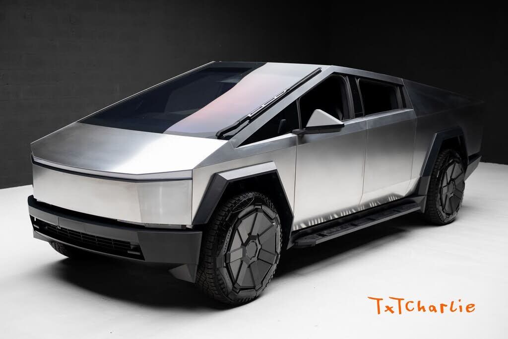 2024 TESLA Cybertruck