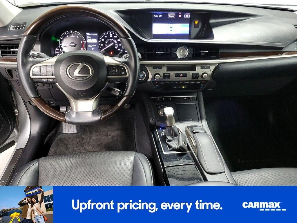 2016 LEXUS ES