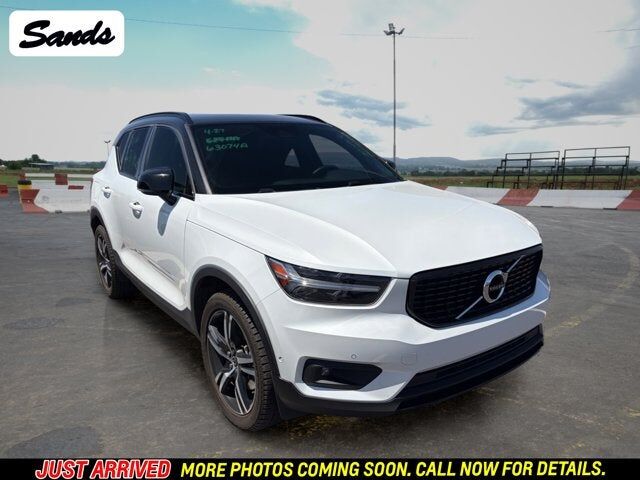 2019 VOLVO XC40