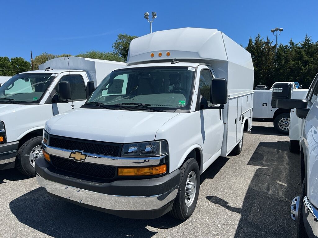 2025 CHEVROLET Express