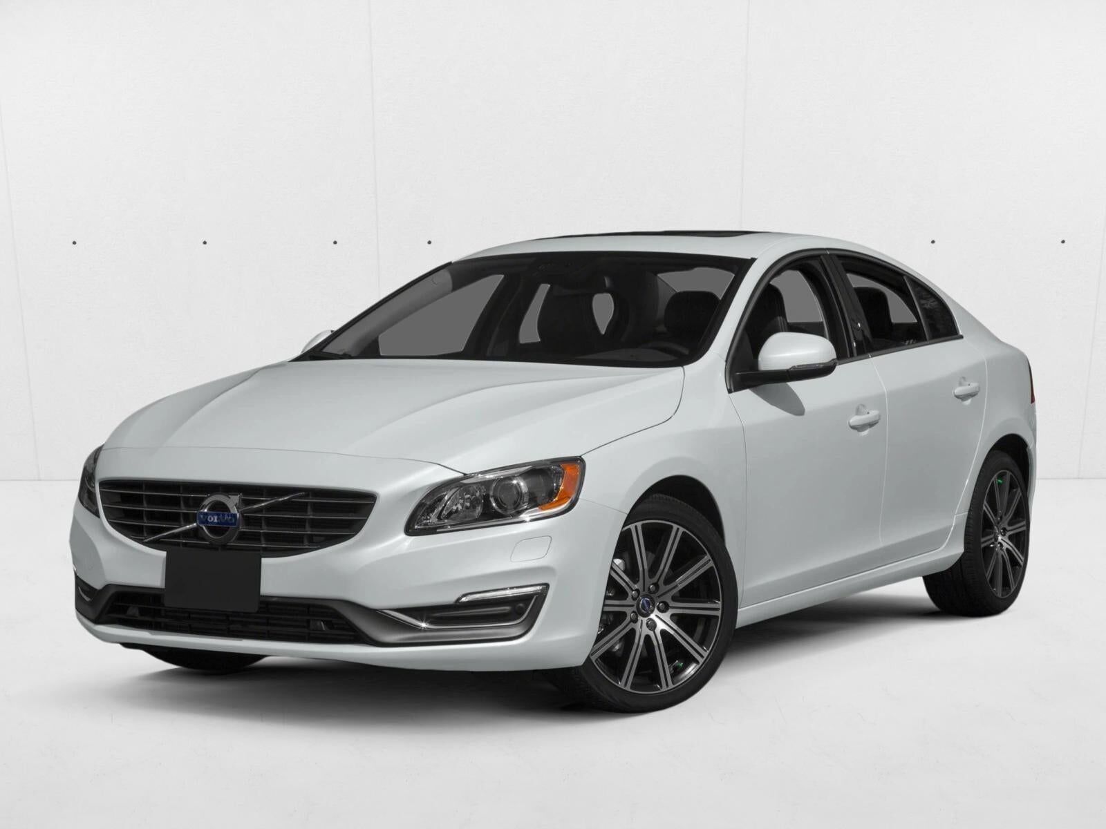 2015 VOLVO S60