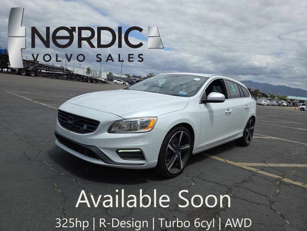 2015 VOLVO V60