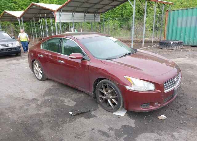 2010 NISSAN Maxima