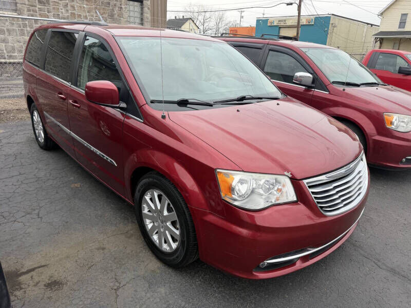 2013 CHRYSLER Town and Country