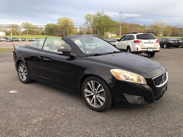 2011 VOLVO C70