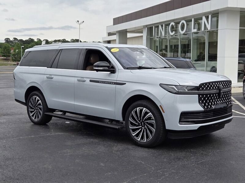 2025 LINCOLN Navigator L
