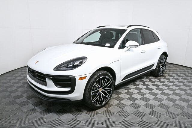 2026 PORSCHE Macan