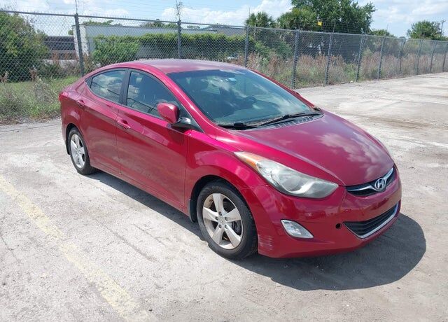 2013 HYUNDAI Elantra