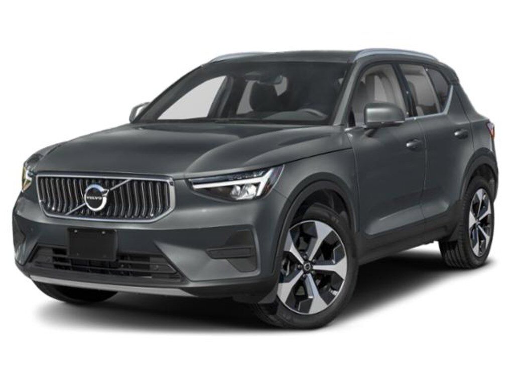 2025 VOLVO XC40