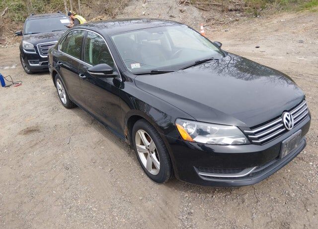 2012 VOLKSWAGEN Passat