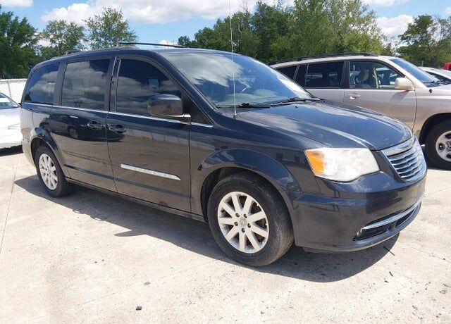 2014 CHRYSLER Town and Country