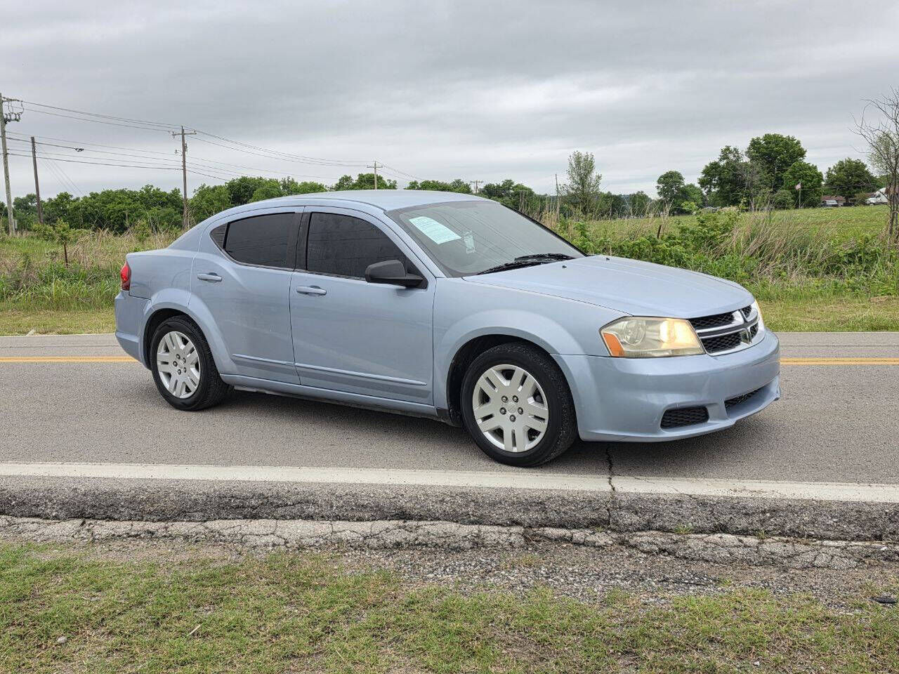 2013 DODGE Avenger