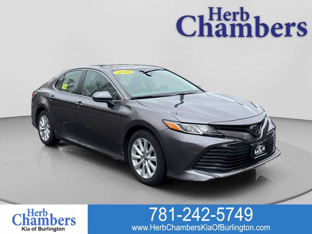 2019 TOYOTA Camry