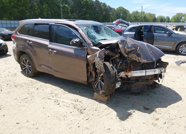 2018 TOYOTA Highlander