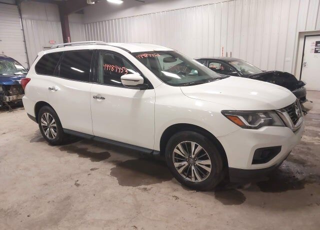 2017 NISSAN Pathfinder