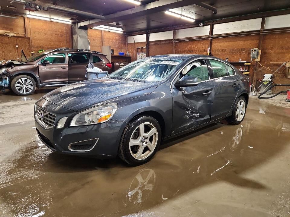 2013 VOLVO S60