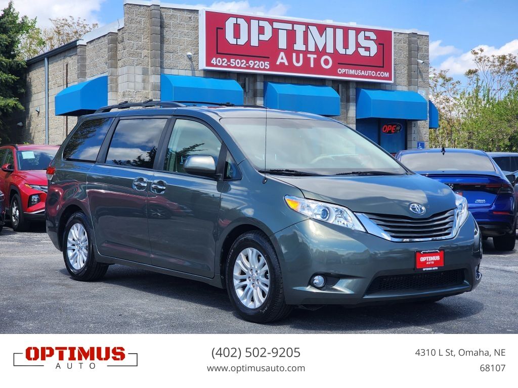 2014 TOYOTA Sienna