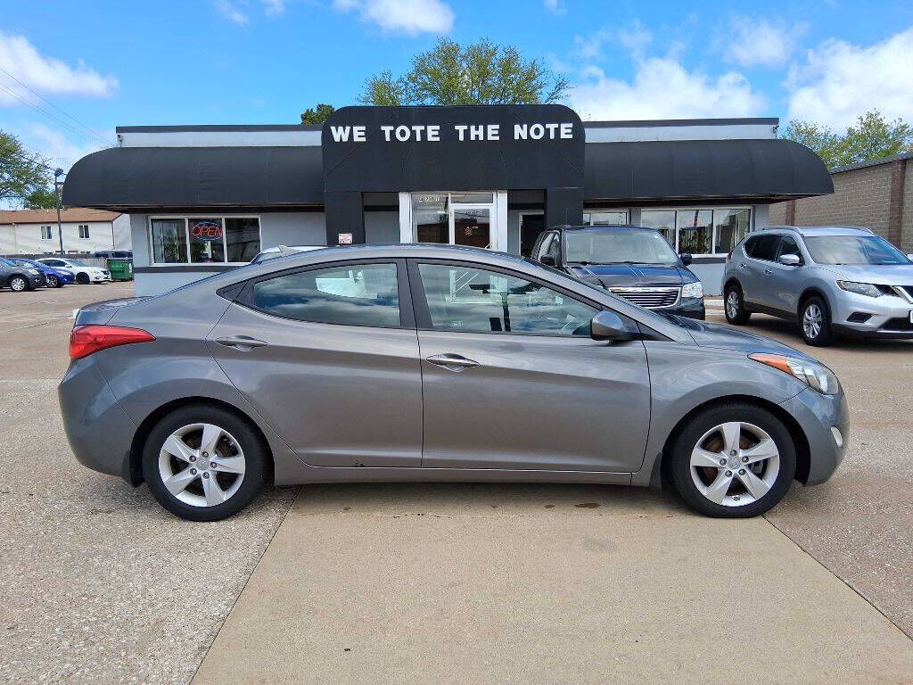 2013 HYUNDAI Elantra