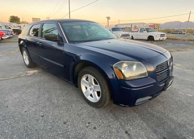 2005 DODGE Magnum