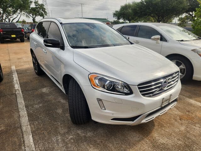 2017 VOLVO XC60