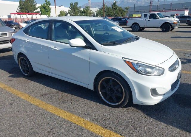 2015 HYUNDAI Accent
