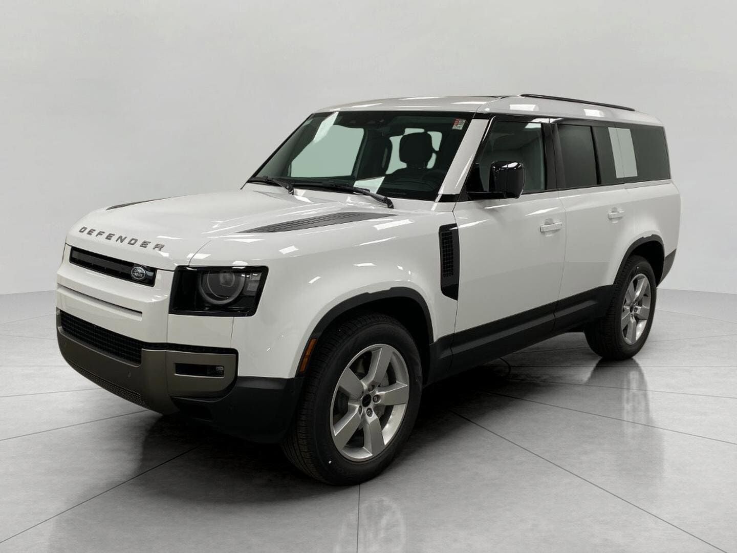 2026 LAND ROVER Defender