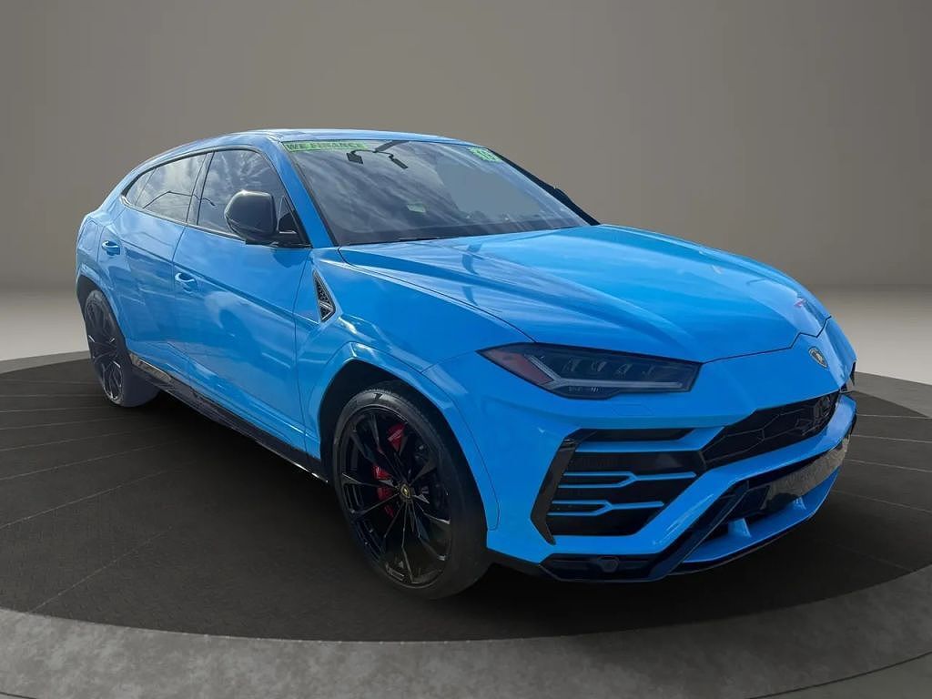 2019 LAMBORGHINI URUS
