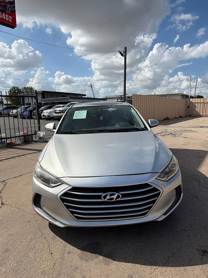 2017 HYUNDAI Elantra