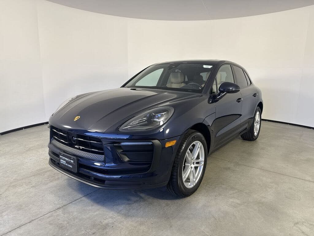 2023 PORSCHE Macan