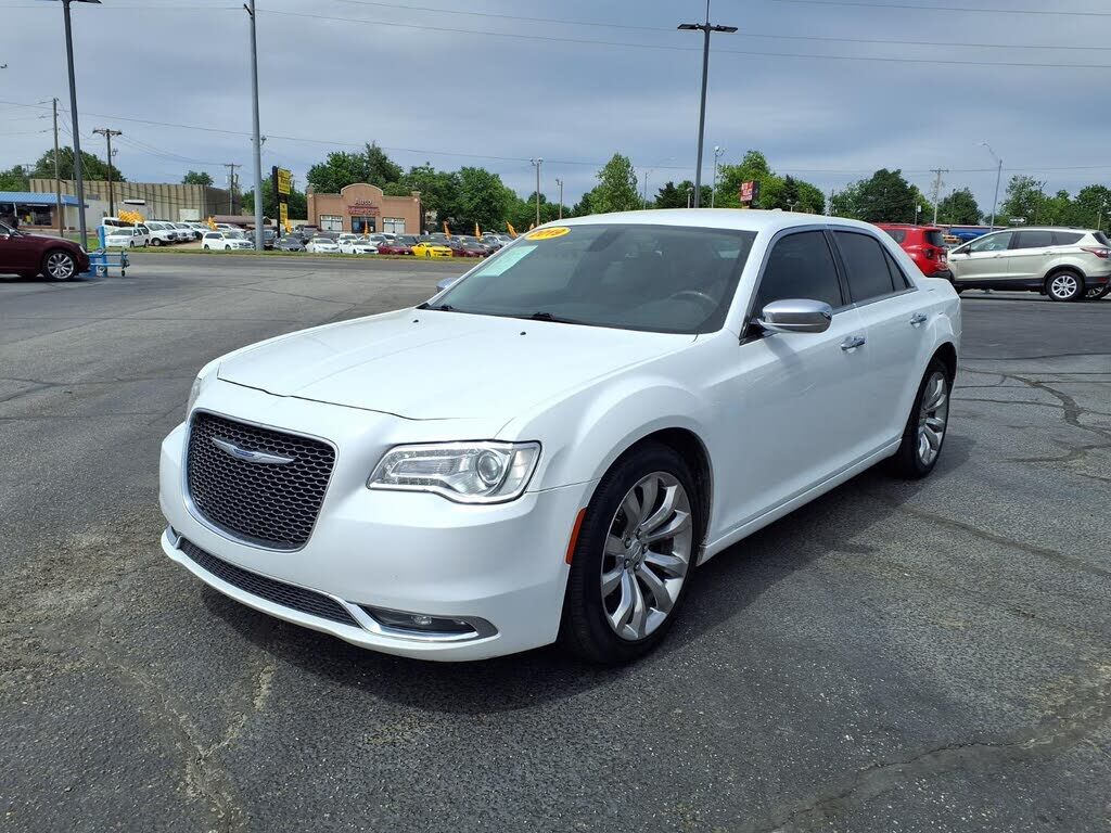 2019 CHRYSLER 300