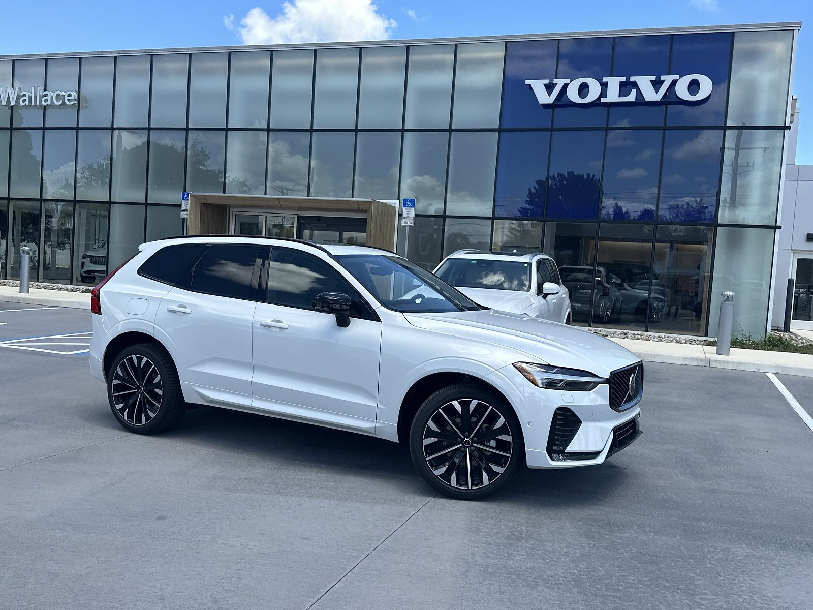 2026 VOLVO XC60